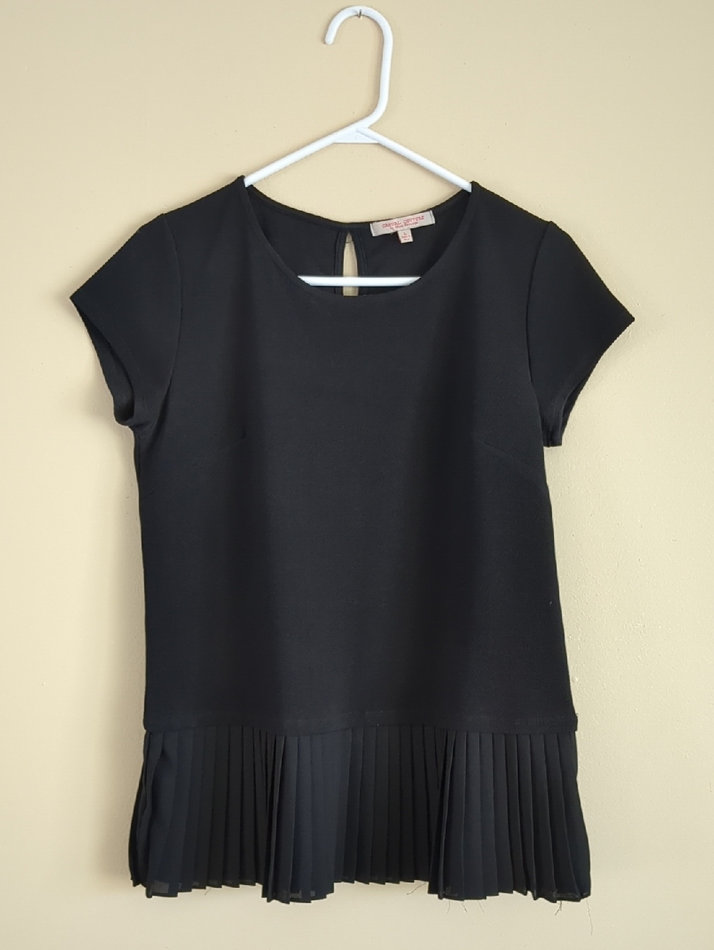 Large Casual Couture By Green Envelope Black Pleated Hem Shirt Top
